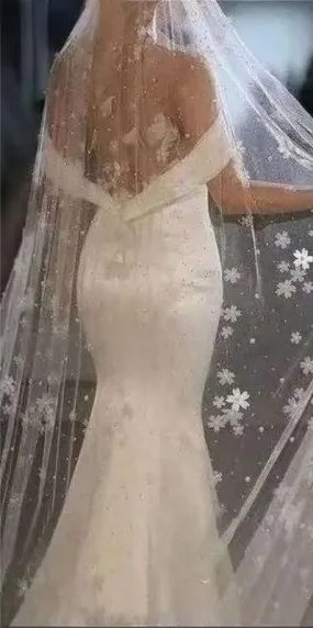 3D Pearl Center Floral Tulle Chapel/Church Wedding Veil