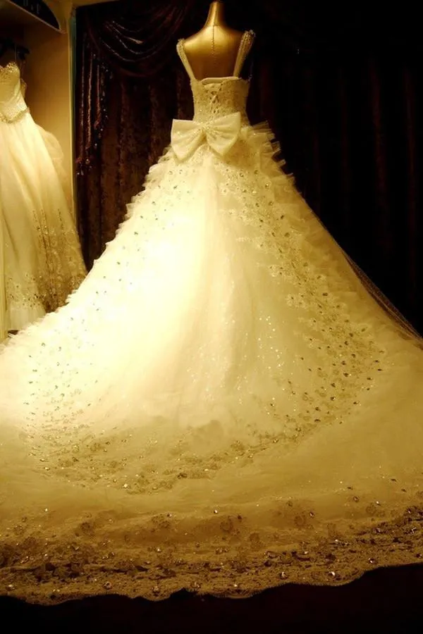 Anneprom High Quality Floor-Length V-Neck Beading Chapel Train Wedding Dresses APW0077