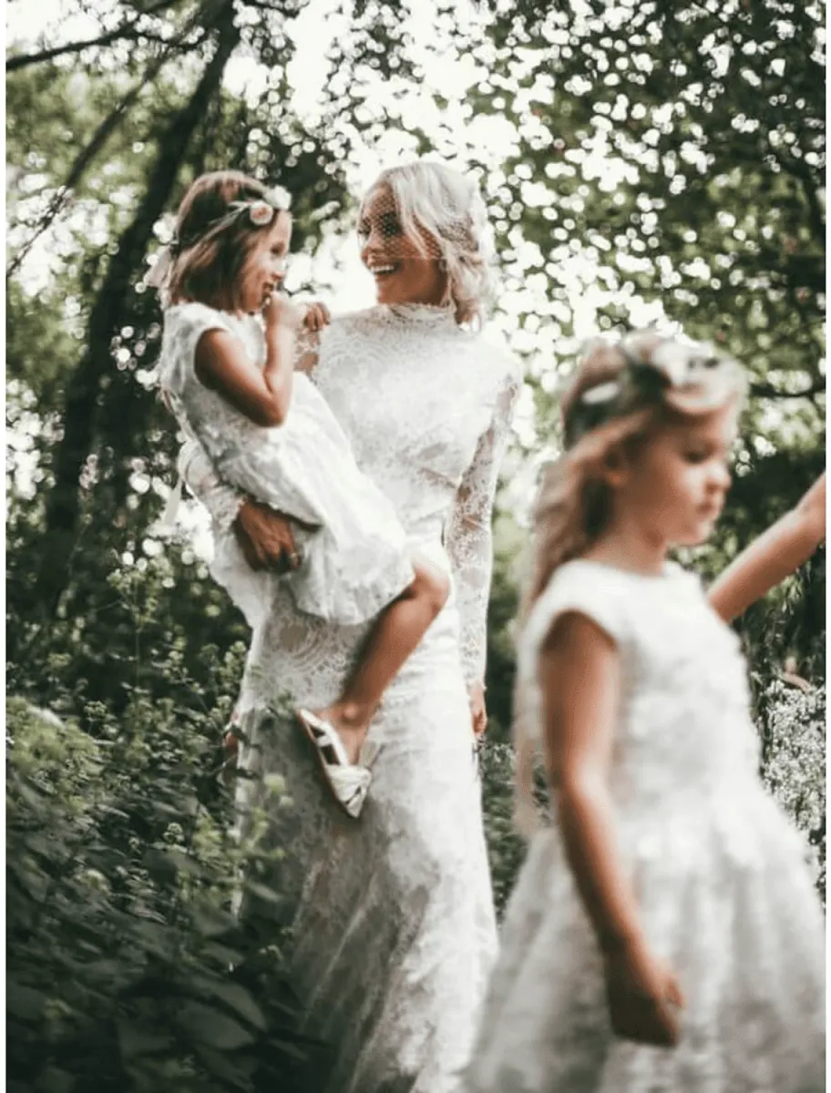 Beach Wedding Dresses Court Train Mermaid / Trumpet Long Sleeve High Neck Lace With Appliques Solid Color&nbsp;