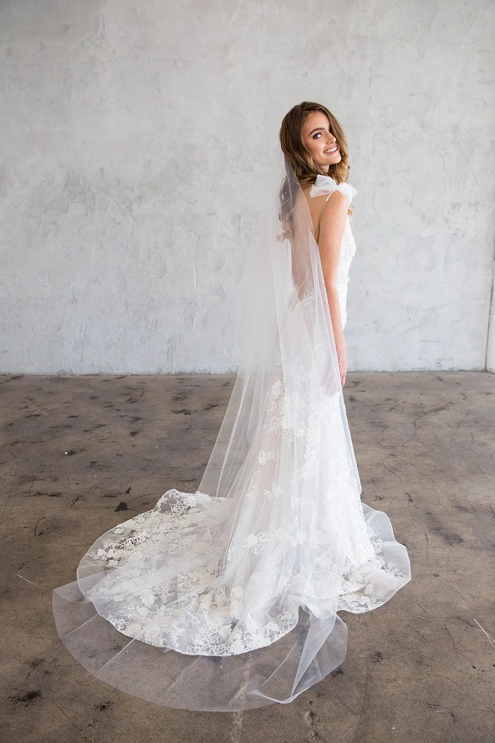 BEAU CHAPEL PLAIN VEIL WITH BLUSHER