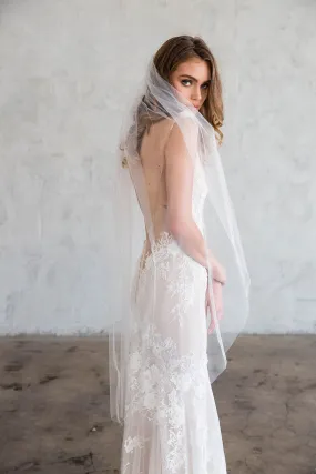 CHARLIE KNEE LENGTH PLAIN VEIL