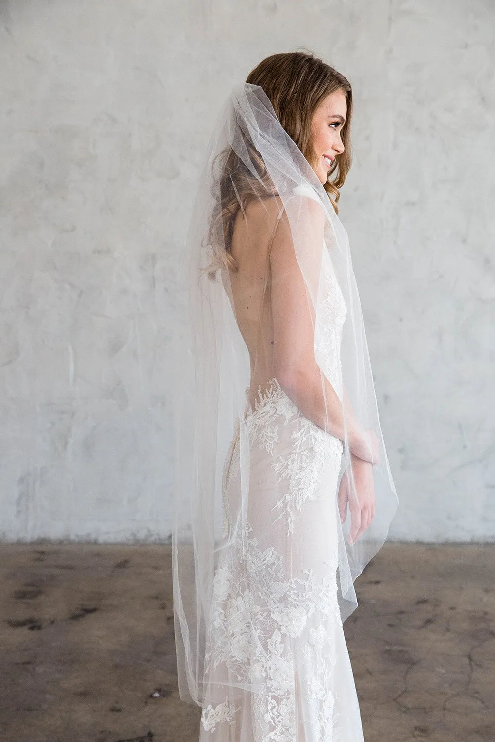 CHARLIE KNEE LENGTH PLAIN VEIL