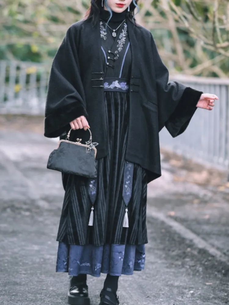 Chinese Style Embroidered Batwing Sleeve Shirt
