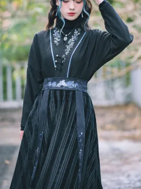 Chinese Style Embroidered Batwing Sleeve Shirt