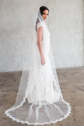 COLLETTE CHAPEL VEIL - SCALLOPED LACE 45" FROM COMB