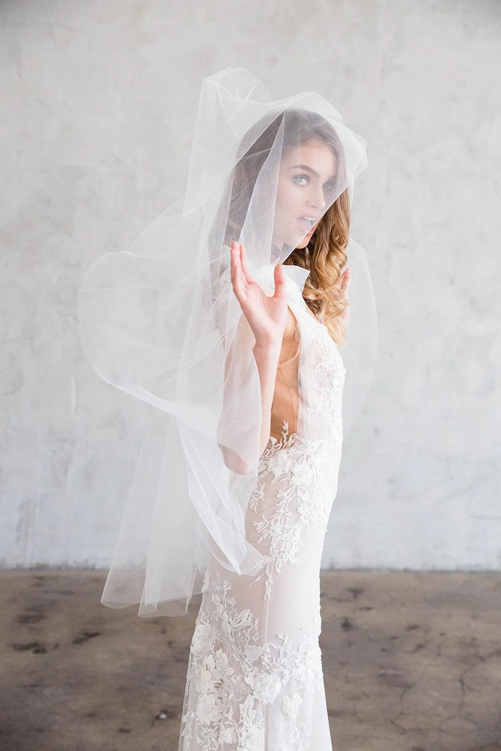 DANTON FINGERTIP PLAIN VEIL WITH BLUSHER