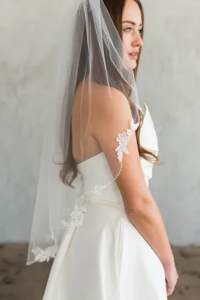 DYANN  FINGERTIP VEIL - LACE EDGE 12" FROM COMB