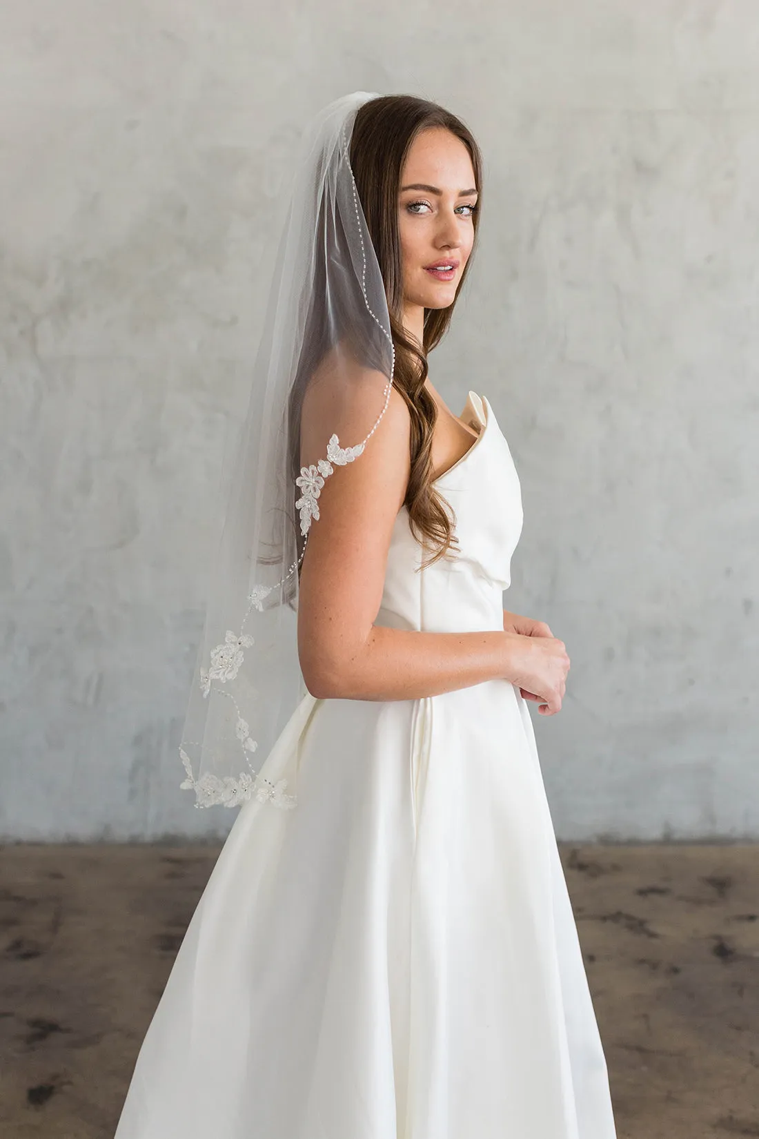 DYANN  FINGERTIP VEIL - LACE EDGE 12" FROM COMB