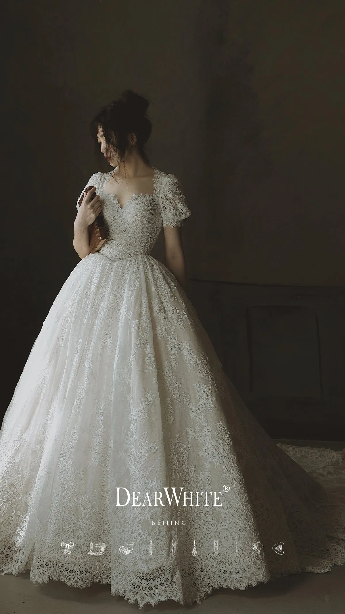 Early Spring 2023 heart original big trailing lace wedding bridal dress- Alice of Hearts