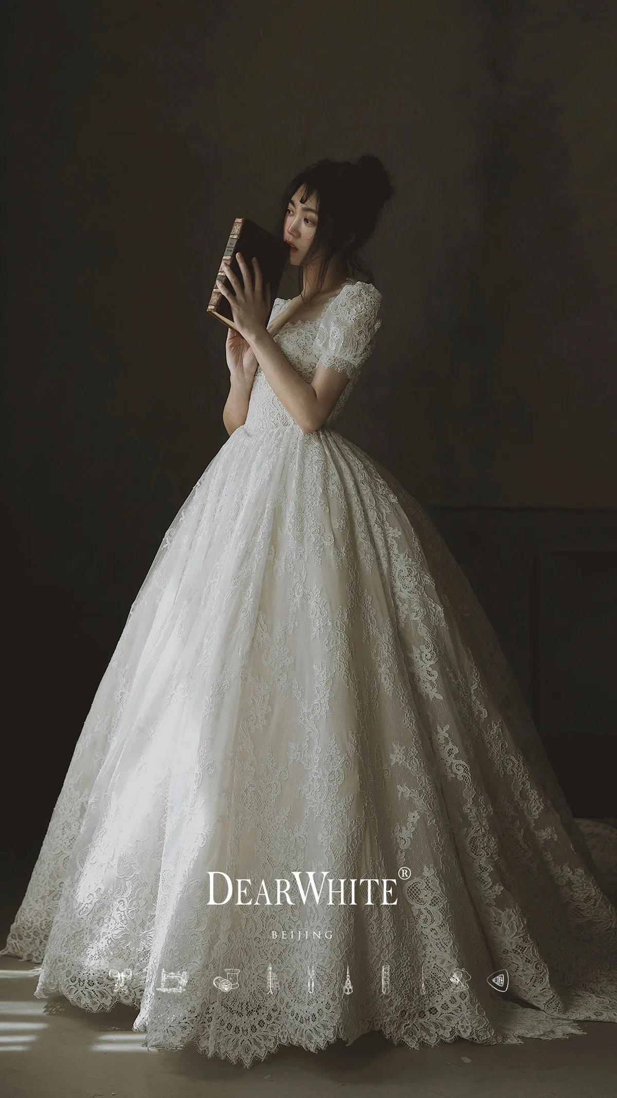 Early Spring 2023 heart original big trailing lace wedding bridal dress- Alice of Hearts