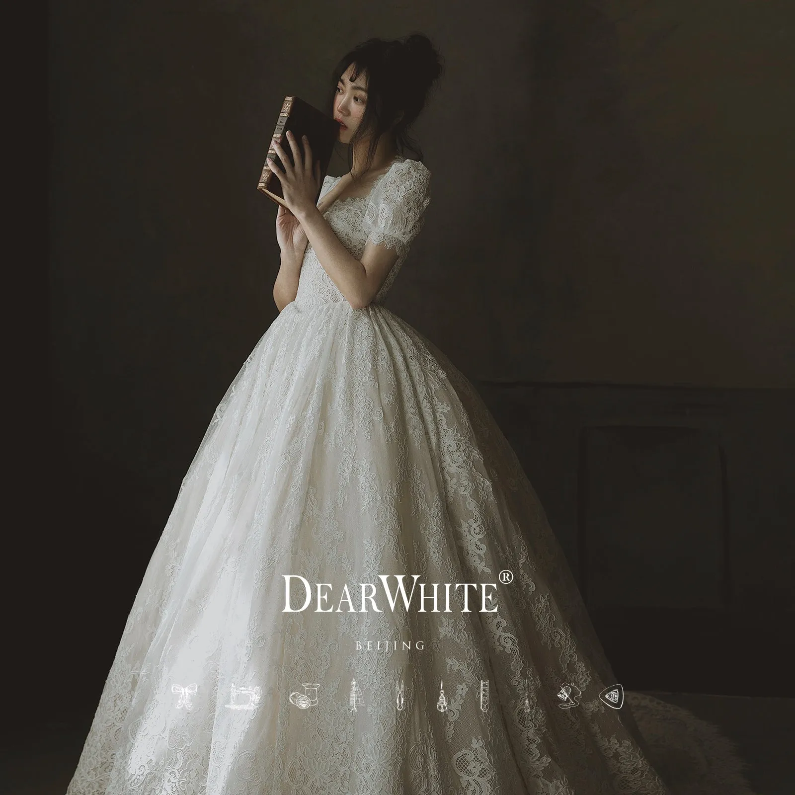 Early Spring 2023 heart original big trailing lace wedding bridal dress- Alice of Hearts