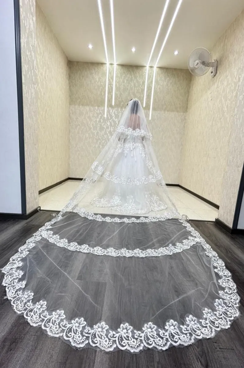 GownLink Bridal Veil  A 3.5mtr Cascade of Beauty with Comb GLV093L