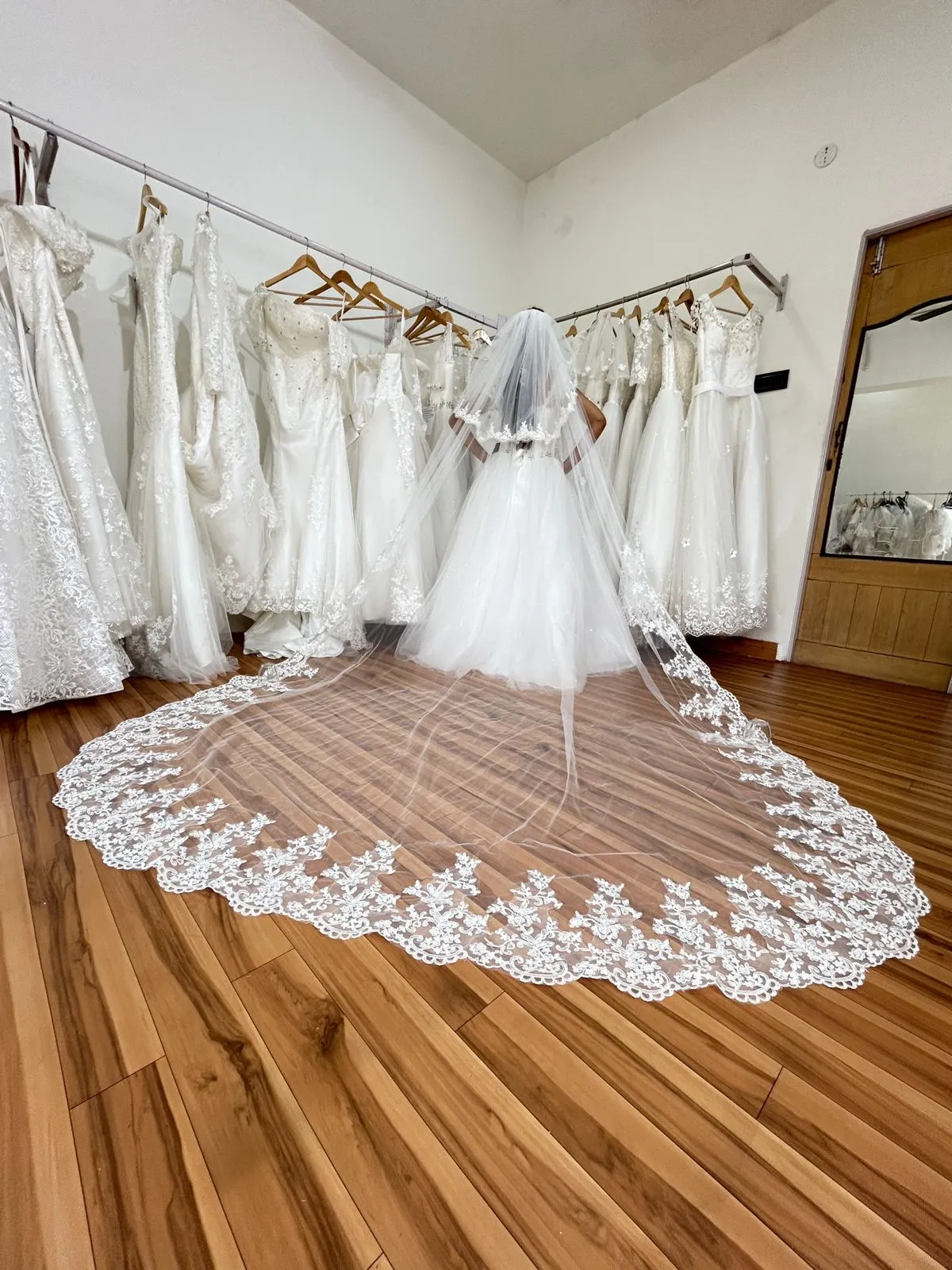GownLink's  3.5 Meters Long Bridal Veil Cathedral Christian & Catholic Wedding GLHS14