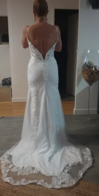 Lace Mermaid Spaghetti Straps Sexy V-Neck Backless Sweep Train Bridal Wedding Gown