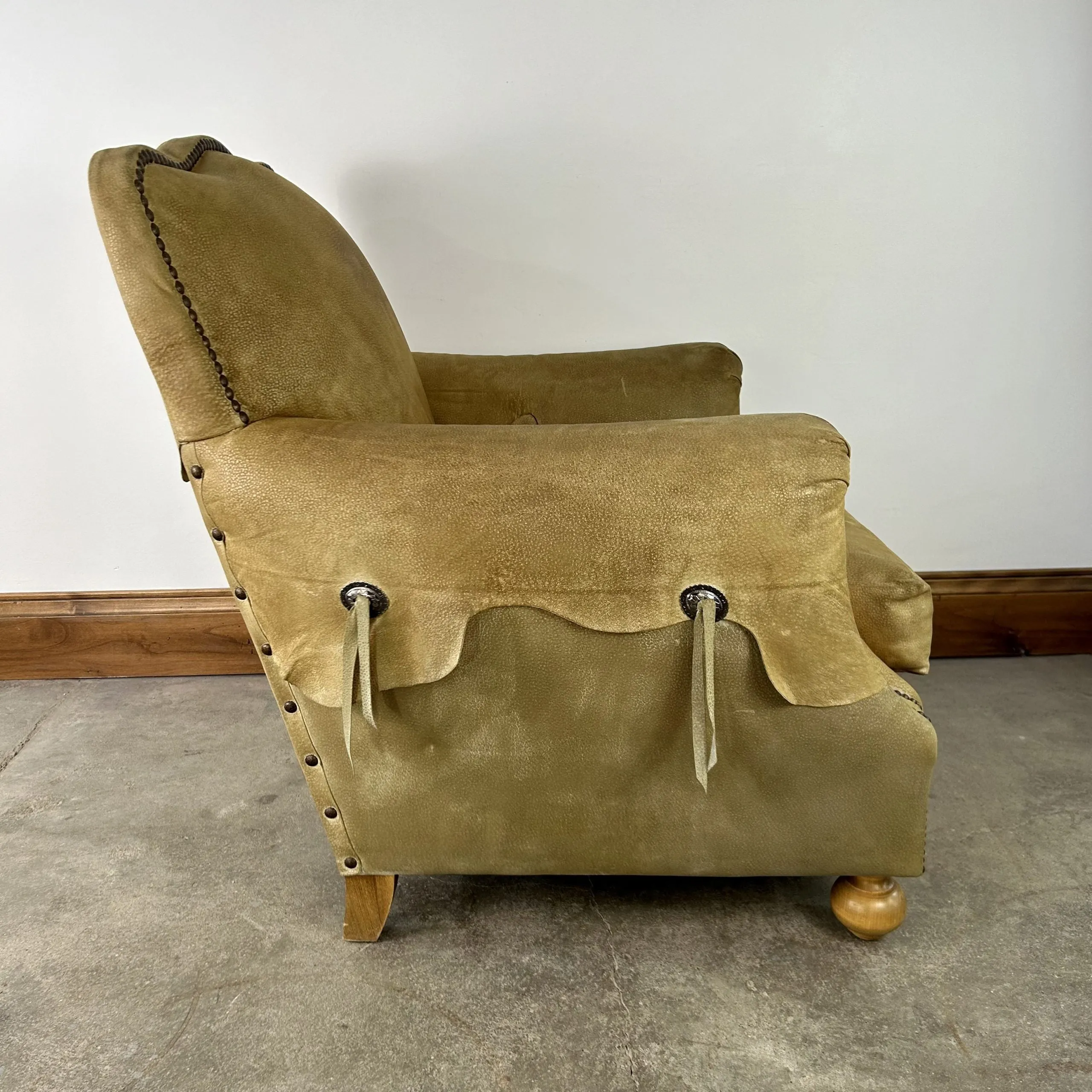 Lounge Chair, Pig Skin, Western Style, Bronze Nail Heads