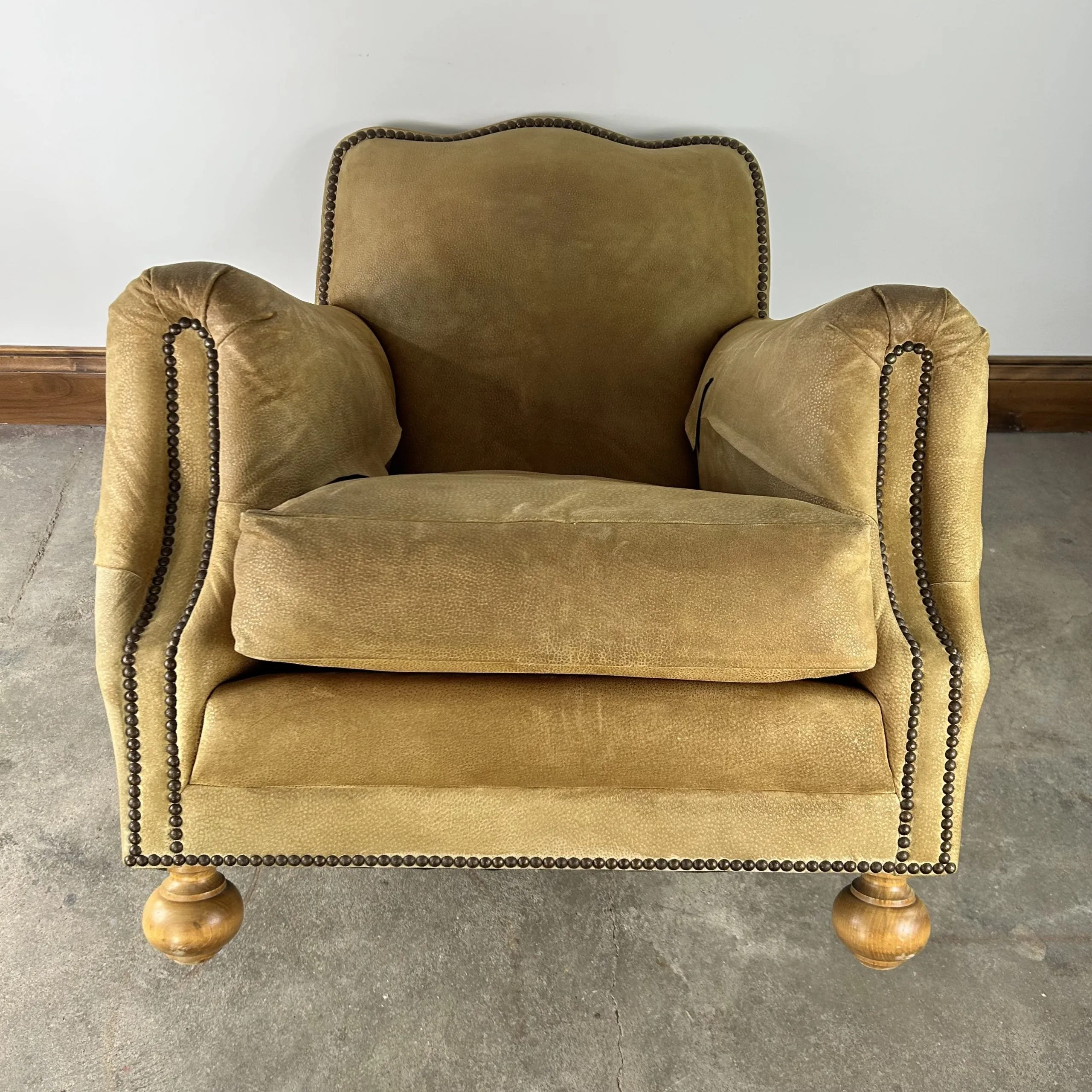 Lounge Chair, Pig Skin, Western Style, Bronze Nail Heads