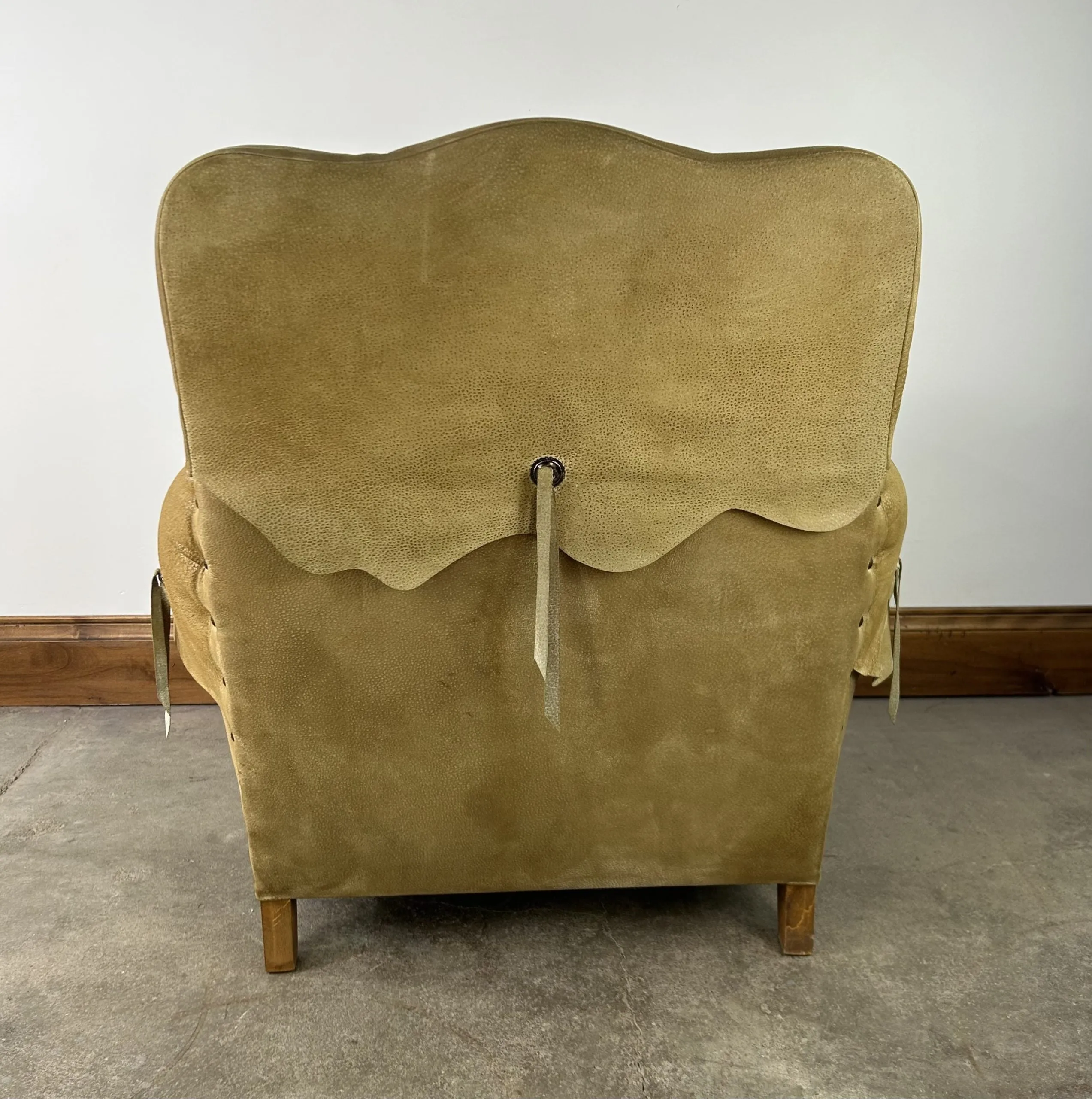 Lounge Chair, Pig Skin, Western Style, Bronze Nail Heads