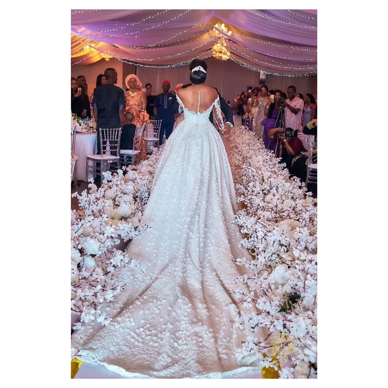 Luxury Long Sleeve Ball Gown Wedding Dress Illusion Top Pearl Beaded Lace Bridal Gown