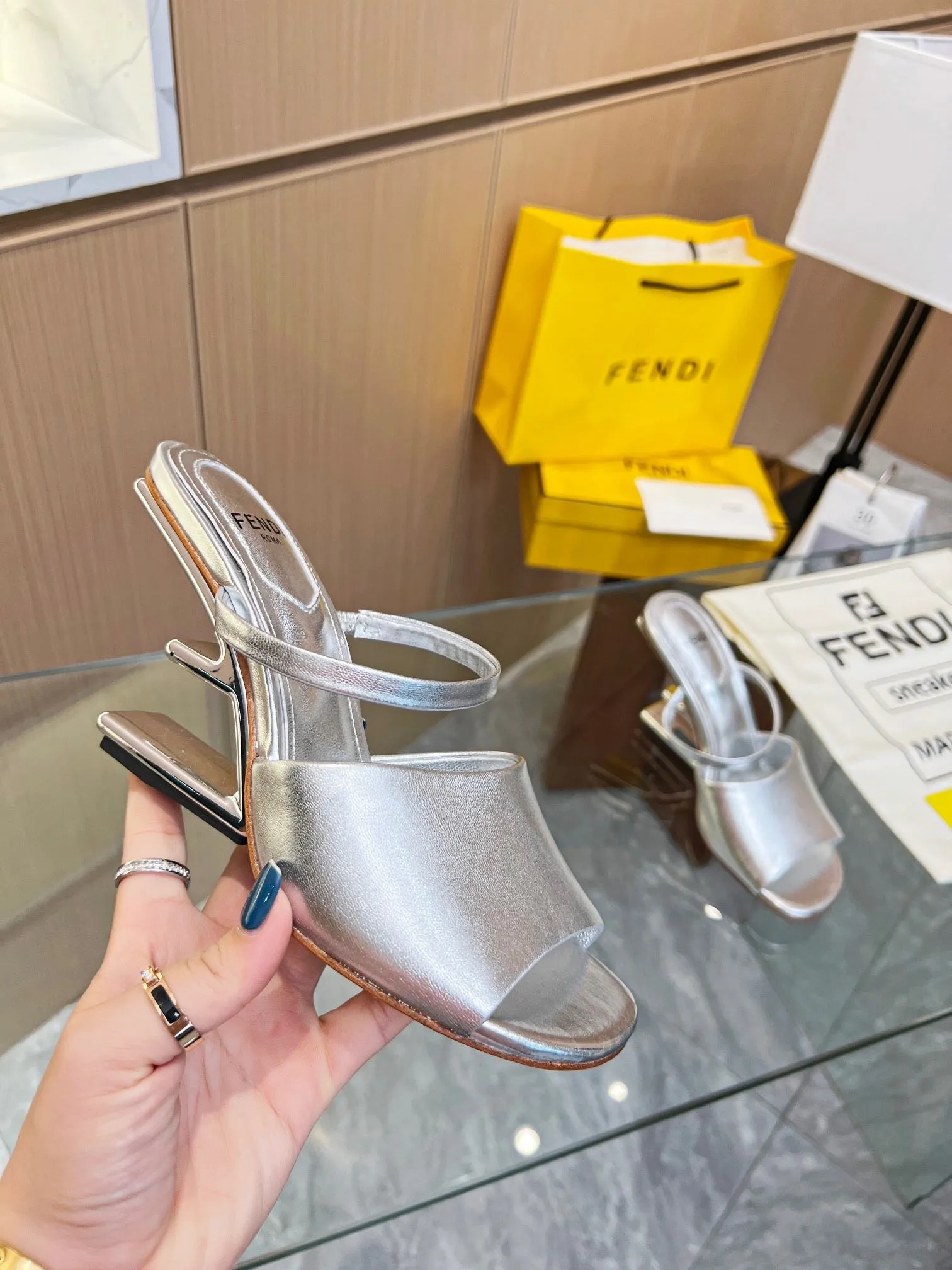 SE1149 FF First High-Heeled Sandals / Size5-11