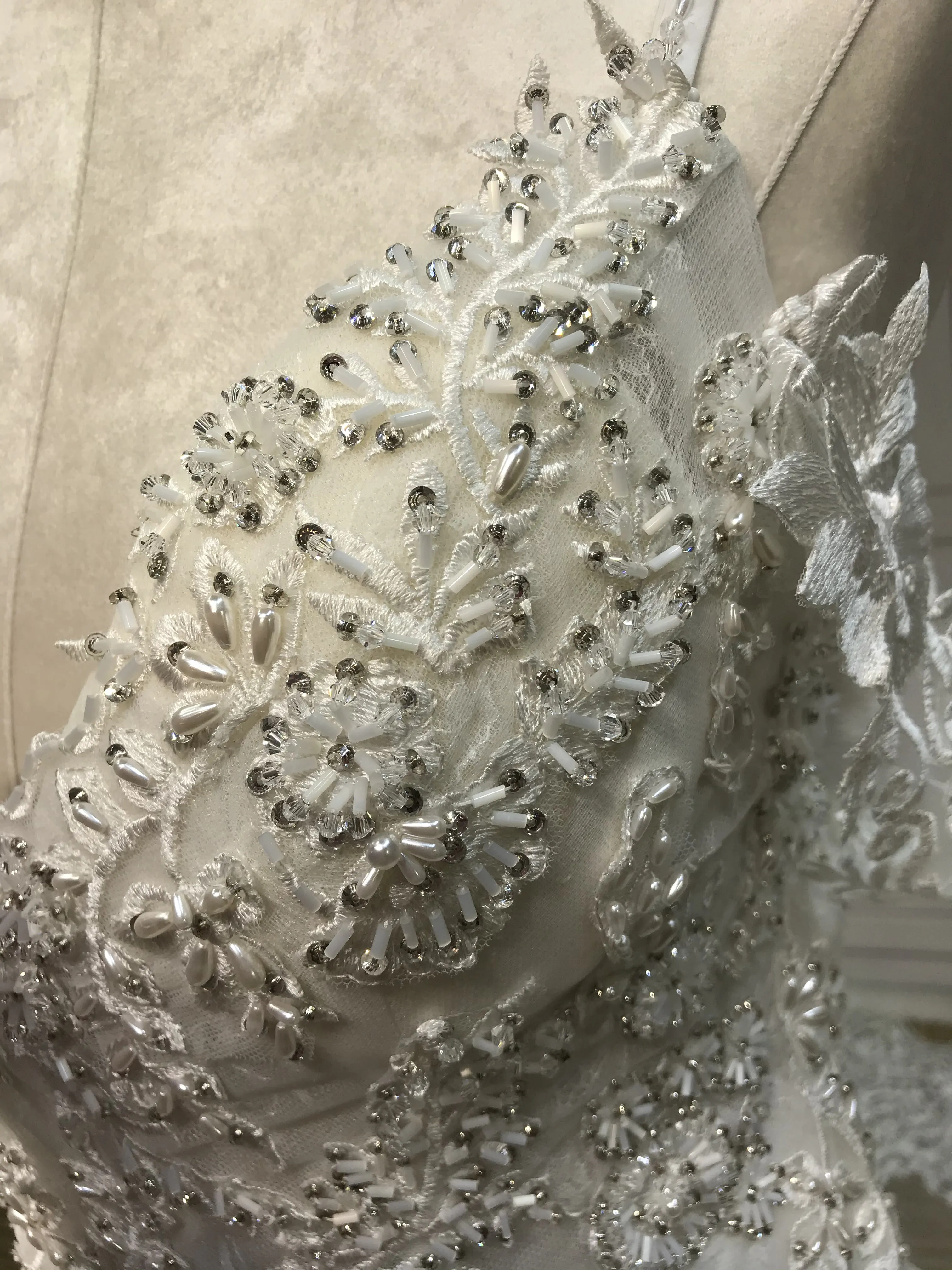 Spaghetti off shoulder lace appliques crystals rhinestones pearls beaded mermaid fit and flare wedding dress 2024