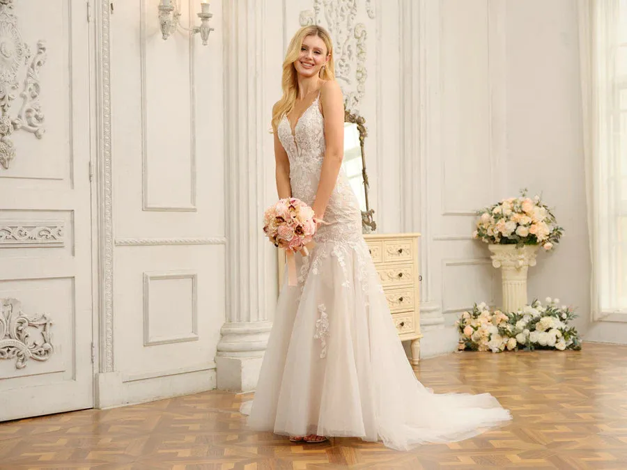 Trumpet/Mermaid Spaghetti Straps Sleeveless Long Wedding Dresses With Appliques