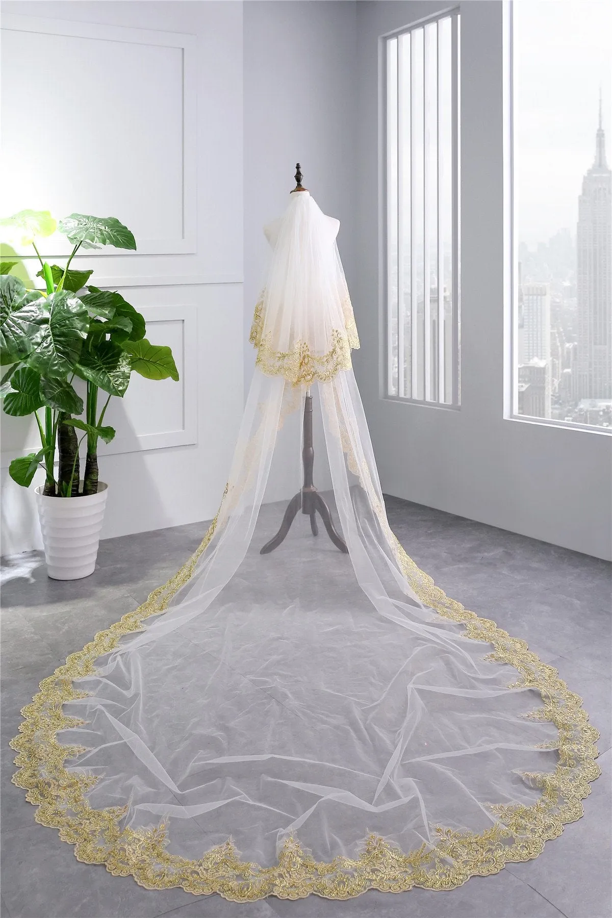 Two-Tier Wedding Veil UK Tulle Lace Edge Cathedral Veils Golden Appliques TS91023