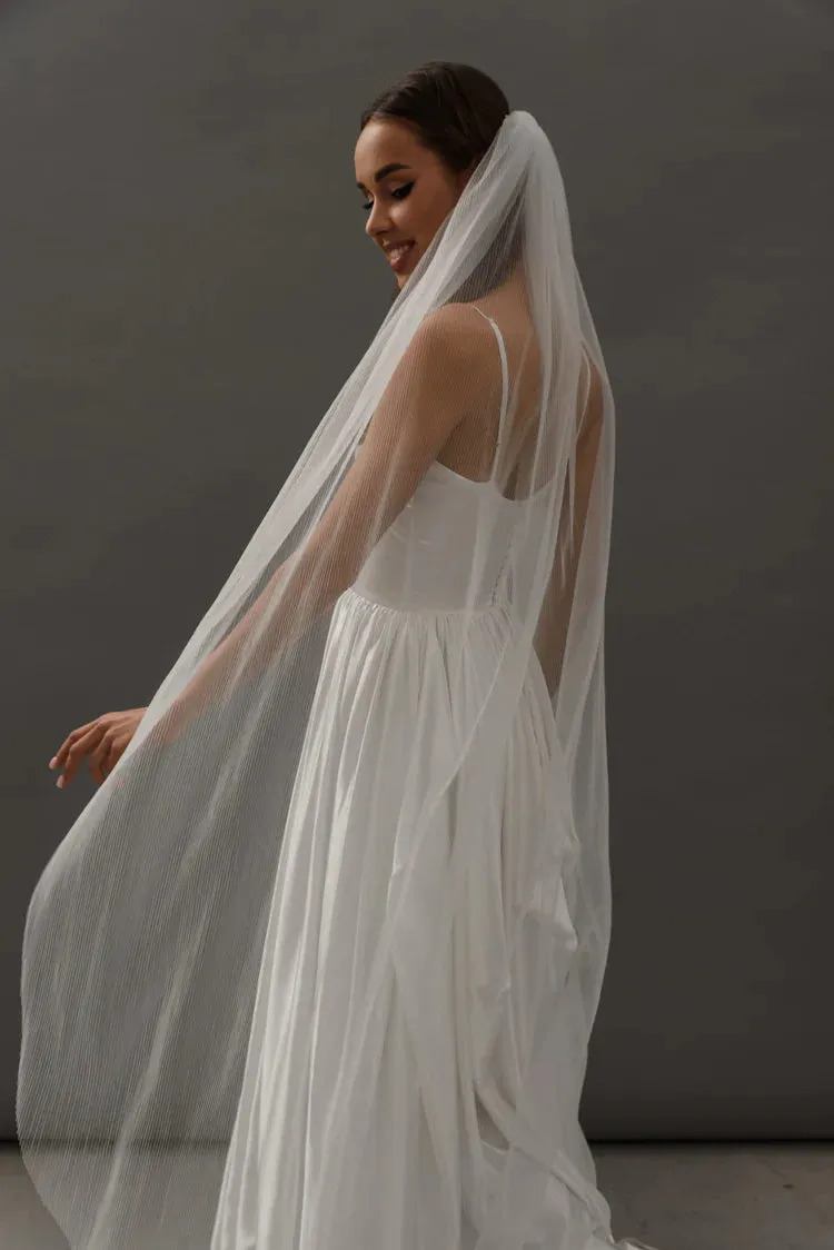 V021 Pleated Veil