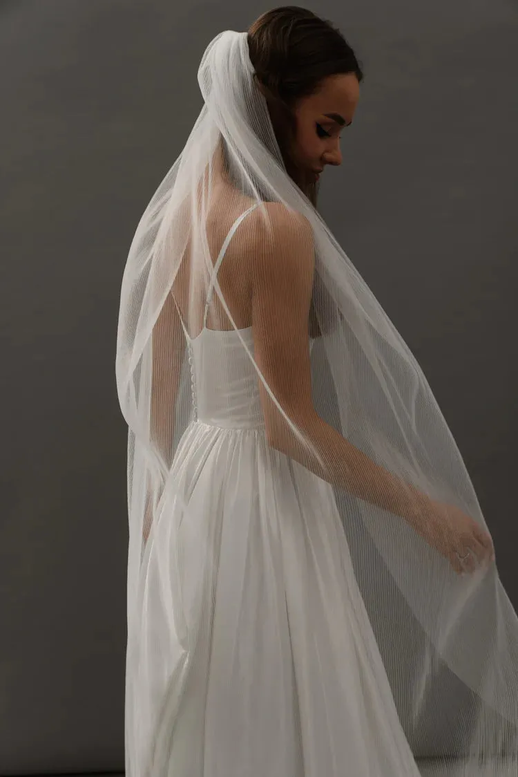V021 Pleated Veil