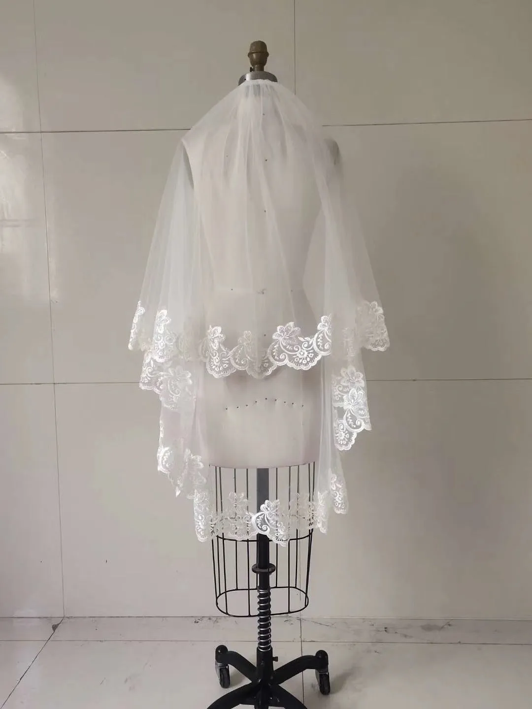 Venetian lace appliqués elbow length two layers face veil