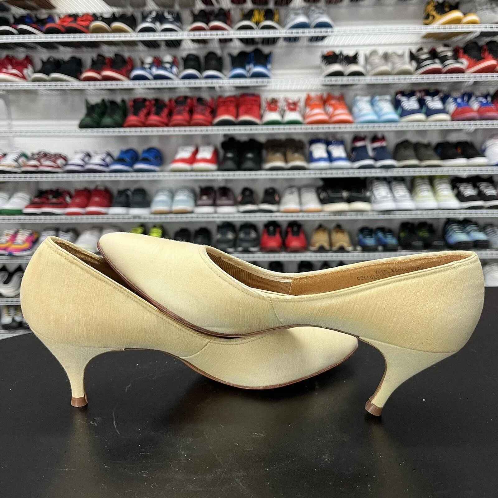 Vintage Naturalizer Women's White Peau De Soie Low Heel Cream Size 6.5