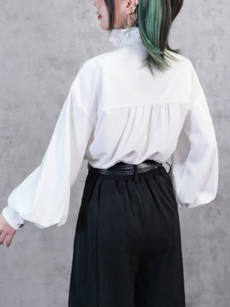 White Shirt with Chinese-Style Lace Collar