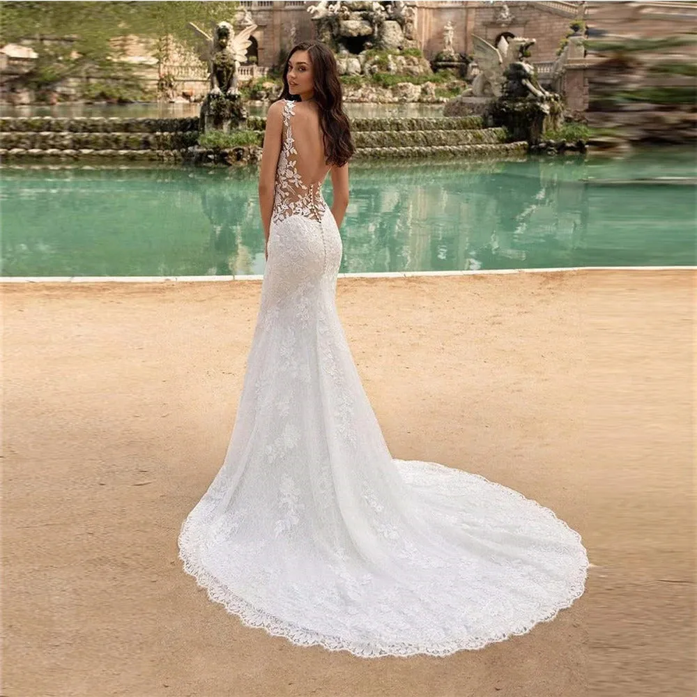 Women's Sleeveless V-Neck Lace Appliques Wedding Dress