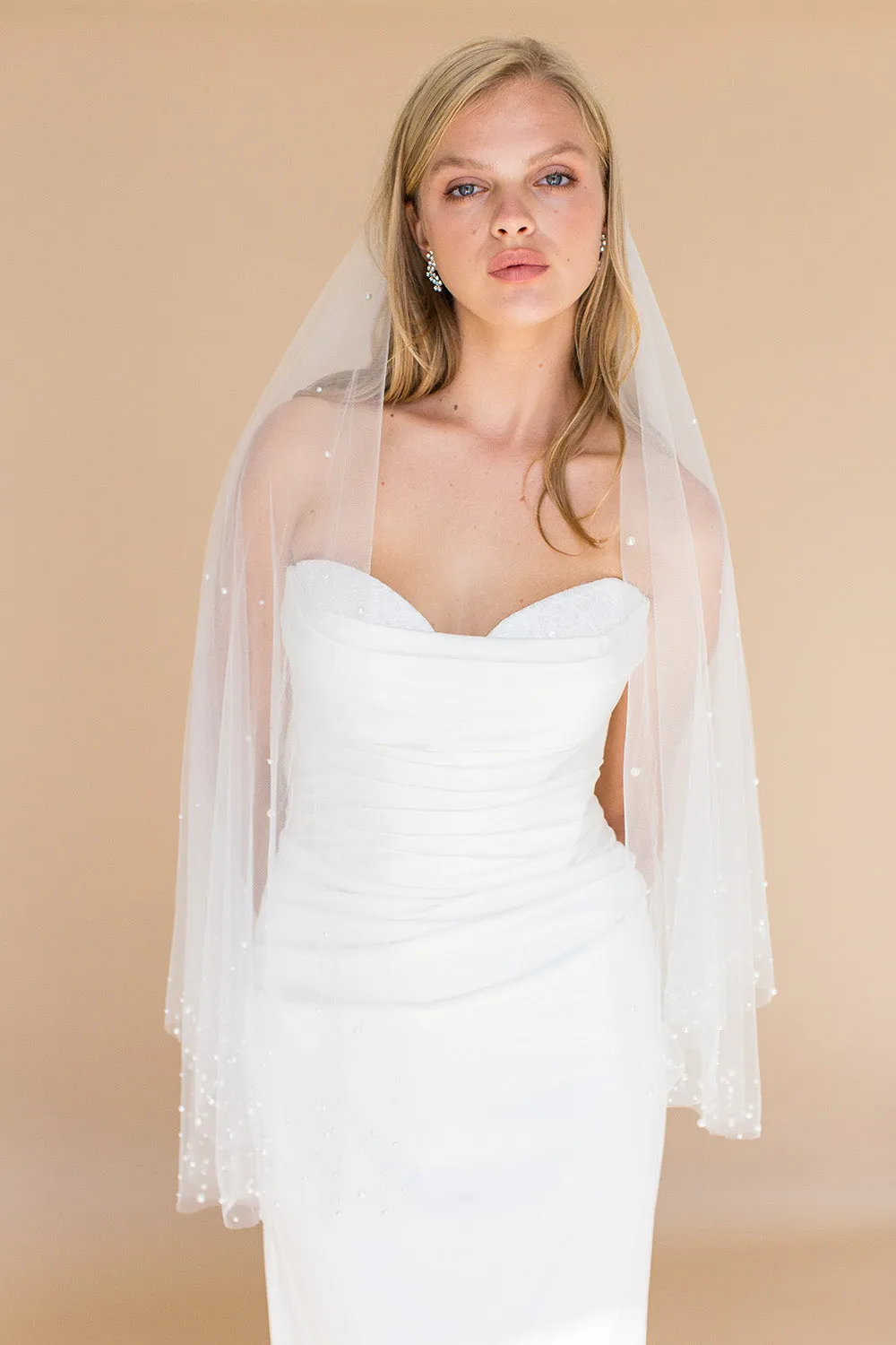 YARA FINGERTIP VEIL WITH BLUSHER EDGED WITH DENSE PEARLS