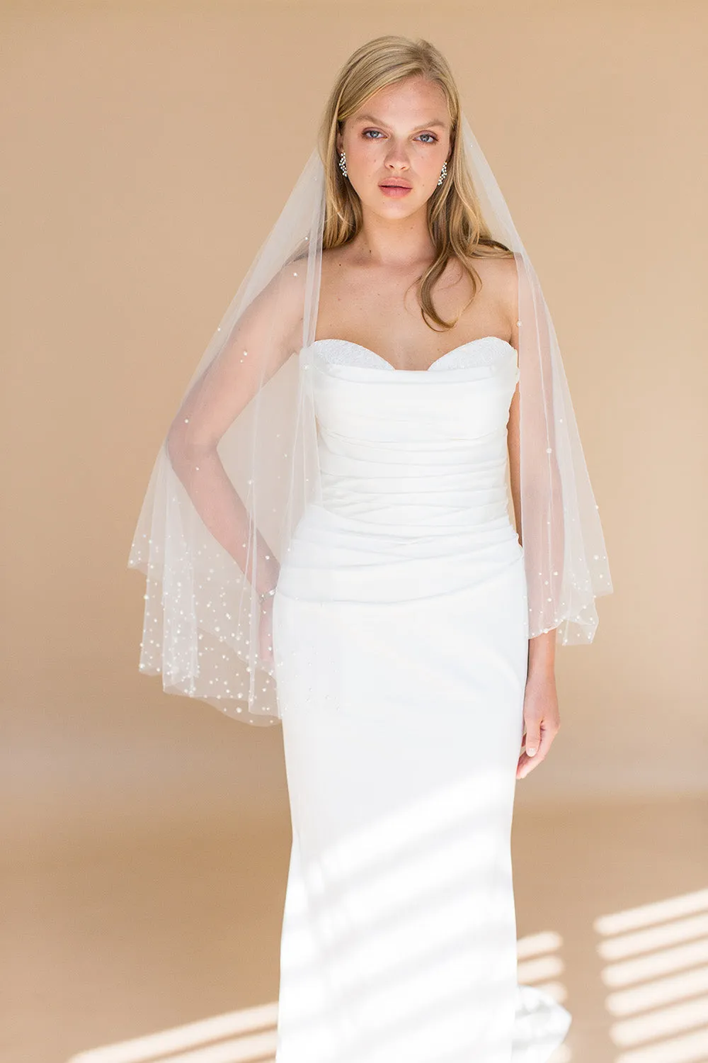 YARA FINGERTIP VEIL WITH BLUSHER EDGED WITH DENSE PEARLS